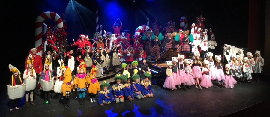 Burnsville 3pm show, you were such a delightful bunch! Those adorable Turtle Doves flapped their little wings perfectly!!! Merry Christmas everyone!!