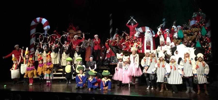 What a delightful, jolly evening we had in Sioux Falls!! Merry Christmas everyone! Those Turtle Doves did such a fabulous job of wing flapping!!