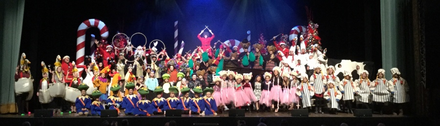 Merry Christmas Minneapolis!! So many jolly children ran like the wind to help us tell our 12 Days Of Christmas Tale! Those 12 Drummers Drumming gave us quite a marching tune!!! 