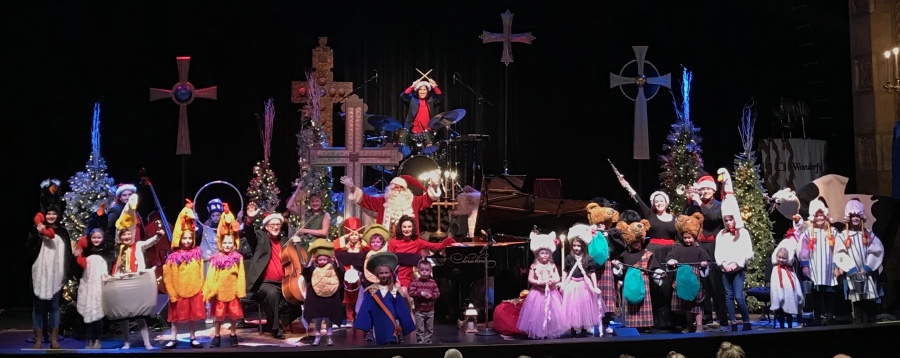 Merry Christmas Lincoln! Thank you for the fun evening and a special thanks to all the sweet kiddos for helping Santa tell his Twelve Days Of Christmas tale! We can honestly say we’ve never seen a dancing cow before!! It was very mooo-ving! Have a fabulous Holiday season one and all!!! 