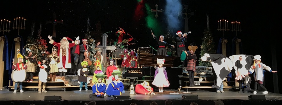 Merry Christmas Wausau!! Thank you darling kiddos for helping Santa tell his Twelve Days Of Christmas tale this evening! Oh what fun we had seeing the talented little people on stage! That calling bird was even talking to the President of the United States!! Ho, ho, ho Happy, Joyful Holidays one and all!!!