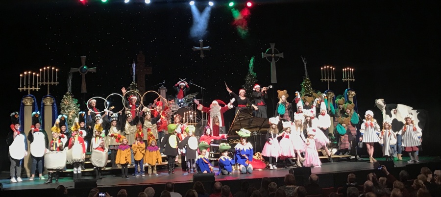 Merry Christmas Appleton! What a delightful time Santa and his elves had visiting and telling the Twelve Days Of Christmas tale with all the talented children!! Santa nearly choked on his milk and cookies in surprise as that adorable Maid Of Milking jumped right into character and milked that silly Wisconsin cow!! And that doll of a Turtle Dove had the cutest personality in asking Mrs. Line all sorts of adorable questions of awe!! Ho, ho, ho Happy Holidays one and all!!
