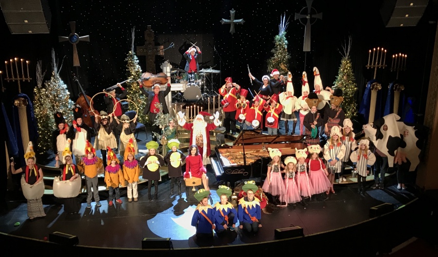 A swell evening was had in Des Moines tonight as Santa and all the kiddos told the joyful Twelve Days Of Christmas! Bella the bat made swooping appearances through the crowd and next year we may have to get her a costume! Merry Christmas everyone! See you next year!!!