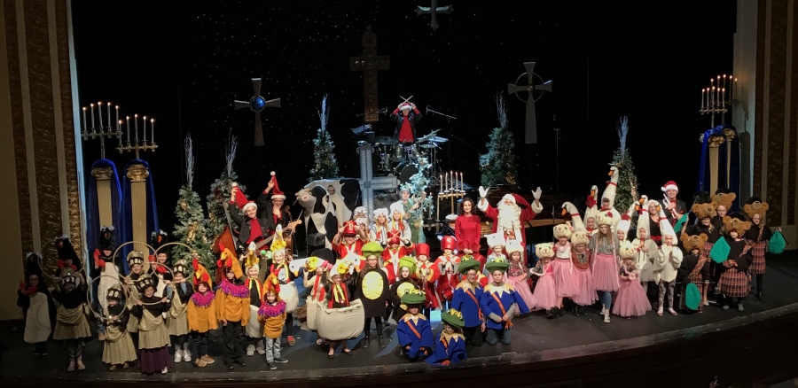 Ho, ho, ho Merry Christmas Minot!! Thank you sweet kiddos for helping Santa tell his Twelve Days Of Christmas tale this beautiful Sunday afternoon! Those precious Swans Of Swimming were so talented at swimming!! What a delightful day!! Happy Holidays one and all! See you next year!!!