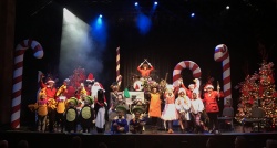 Ho, ho, ho, Santa's Twelve Days Of Christmas tale was such a joy with Lincoln's wonderful children! That 5 Golden Rings girl was so darling!! Merry Christmas Everyone!!!
