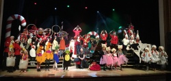 Merry Christmas Bismarck crowd 12/14/16! What a delightful little waving Lord Of Leaping we had!! 