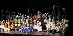 Merry Christmas Sioux Falls!! What a joyful evening Santa had in Sioux Falls telling his Twelve Days Of Christmas tale with all those talented kiddos!! That sweet little Partridge In A Pear Tree just happened to be a niece of Santa’s elf, Michelf!! Those Swans A Swimming were such fabulous swimmers also! Ho, ho, ho Happy Holidays Sioux Falls! See you next year!!!