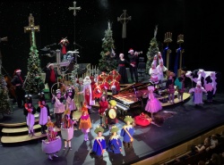 What a fabulous evening Santa had at the beautiful Providence Academy Thursday, December 20th! Thank you to all the darling, talented kiddos who helped tell the Twelve Days Of Christmas tale! Those little French Hens were right on queue with their oui, oui!! And that sweet Lady Dancing had quite the kick!! Merry Christmas one and all, see you next year!!!